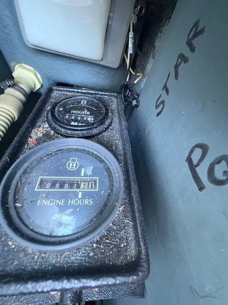 Slide: The Image of Sea Ray Sundancer 1991 - 22