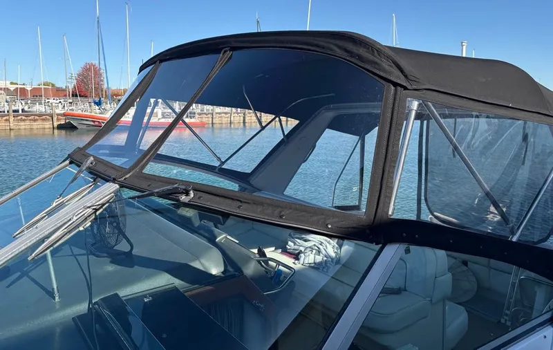 Slide: The Image of Sea Ray Sundancer 1991 - 3