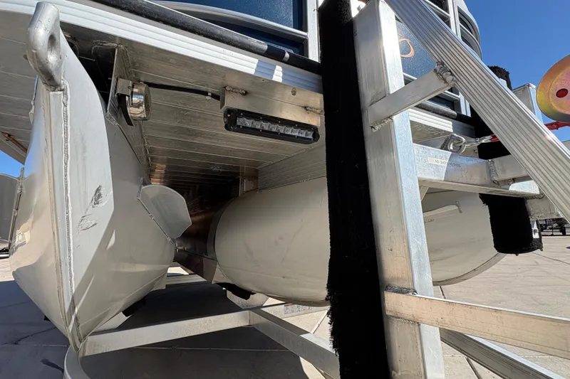 Slide: The Image of 2017 Veranda Relax V2275RFL pontoon boat underside view with aluminum structure. - 13