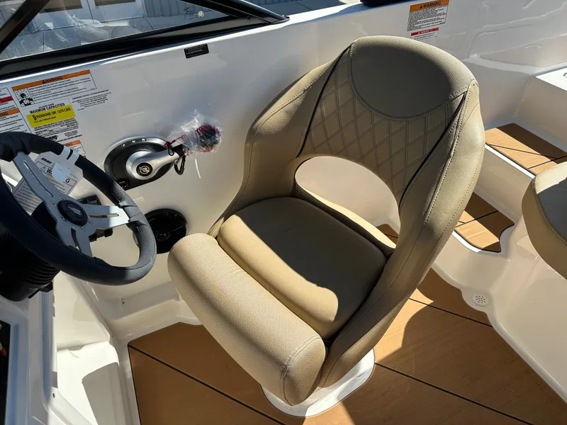 Slide: The Image of Bayliner D20I 2025 - 19