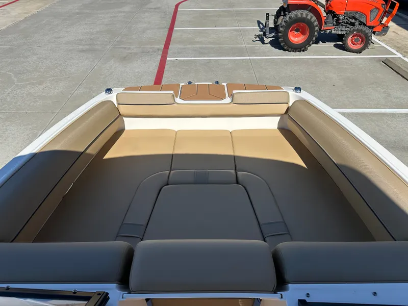 Slide: The Image of Bayliner D20I 2025 - 29