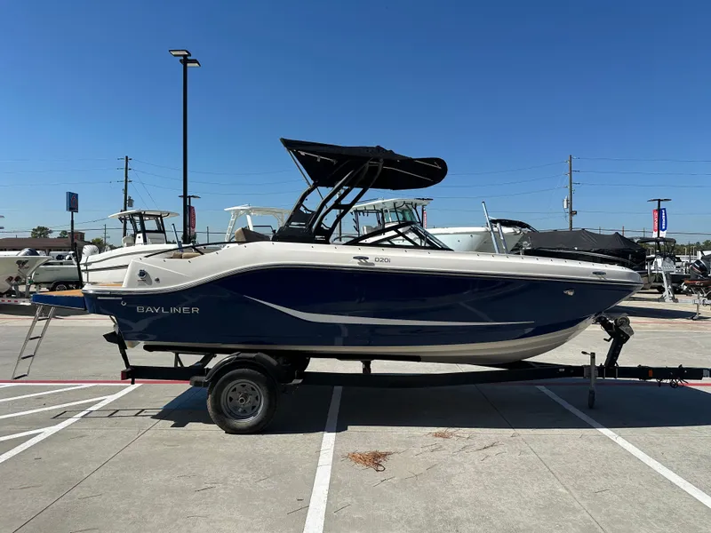 Slide: The Image of Bayliner D20I 2025 - 7