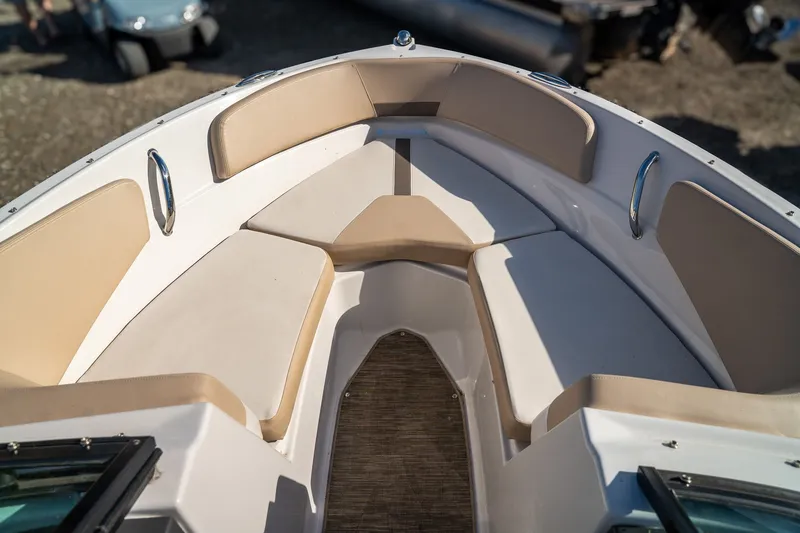 Slide: The Image of Four Winns H190 2018 - 11