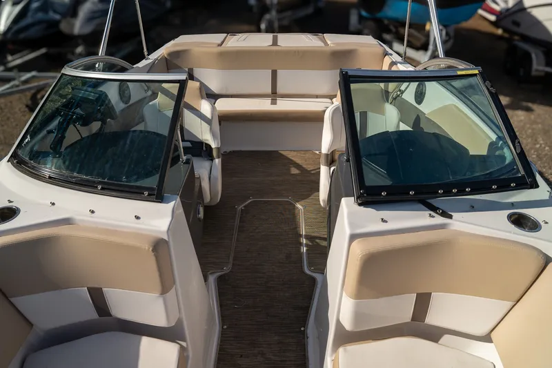 Slide: The Image of Four Winns H190 2018 - 12