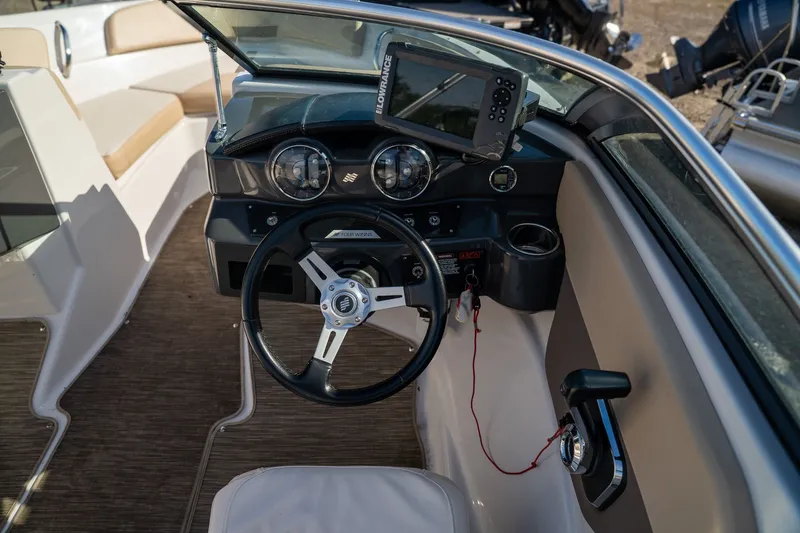 Slide: The Image of Four Winns H190 2018 - 15