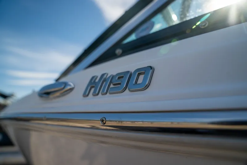 Slide: The Image of Four Winns H190 2018 - 3