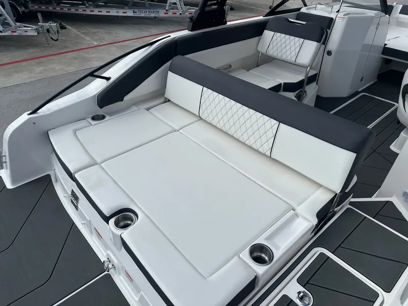 Slide: The Image of Bayliner D22I 2025 - 14