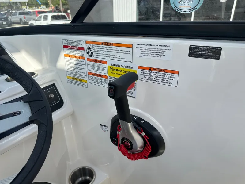 Slide: The Image of Bayliner D22I 2025 - 30