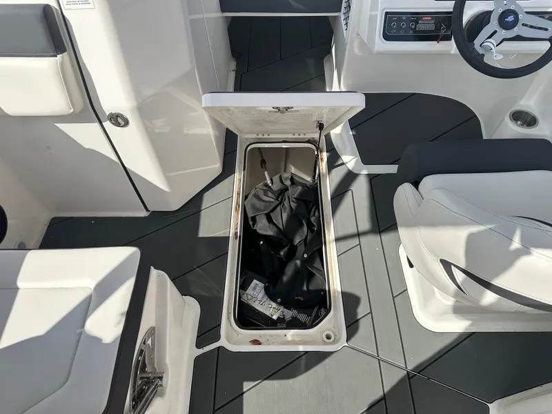 Slide: The Image of Bayliner D22I 2025 - 32