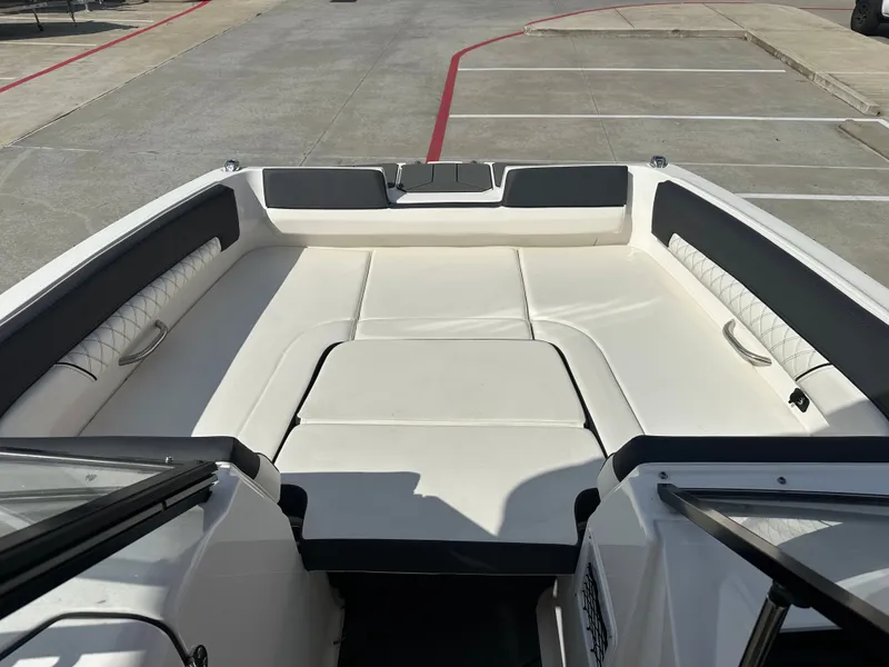 Slide: The Image of Bayliner D22I 2025 - 33