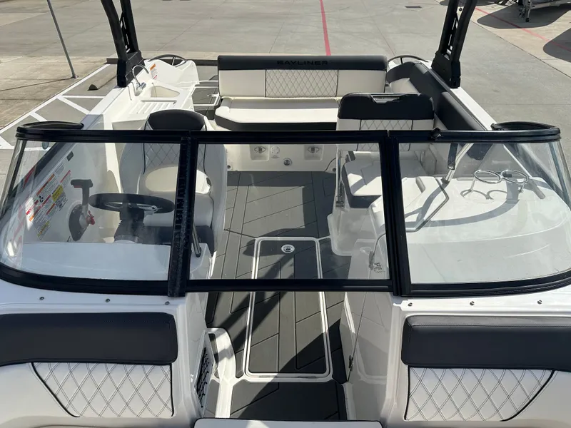 Slide: The Image of Bayliner D22I 2025 - 37