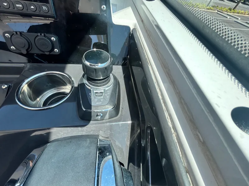 Slide: The Image of Blackfin 272 DC 2019 - 23