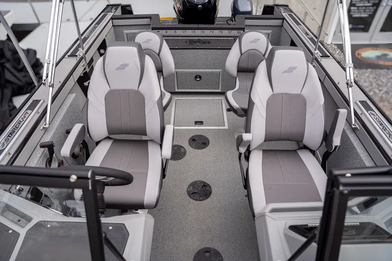 Slide: The Image of Starcraft FISHMASTER 196DC 2025 - 10