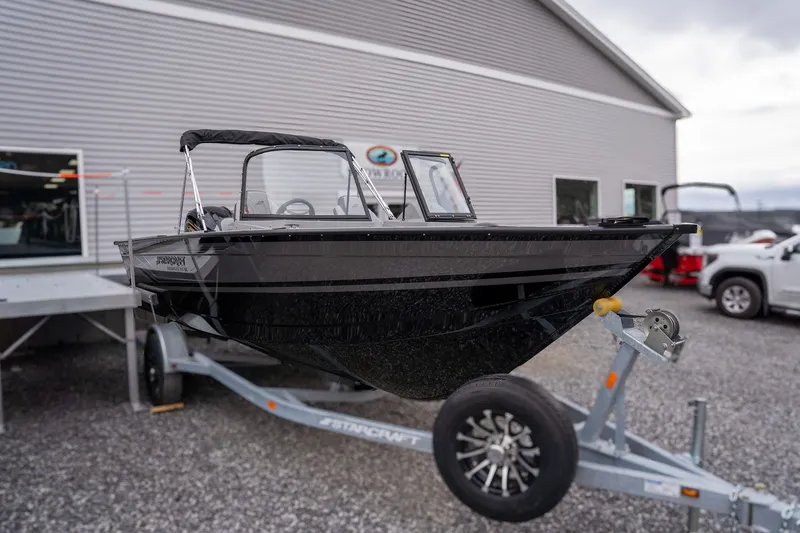 Slide: The Image of Starcraft FISHMASTER 196DC 2025 - 5