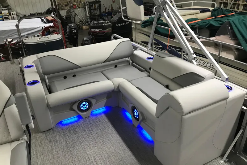 Slide: The Image of 2026 Avalon Venture 85 Versatile rear bench with blue LED lighting and modern design. - 13