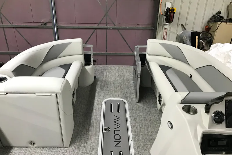 Slide: The Image of 2026 Avalon Venture 85 Versatile rear bench with modern seating and sleek design. - 5