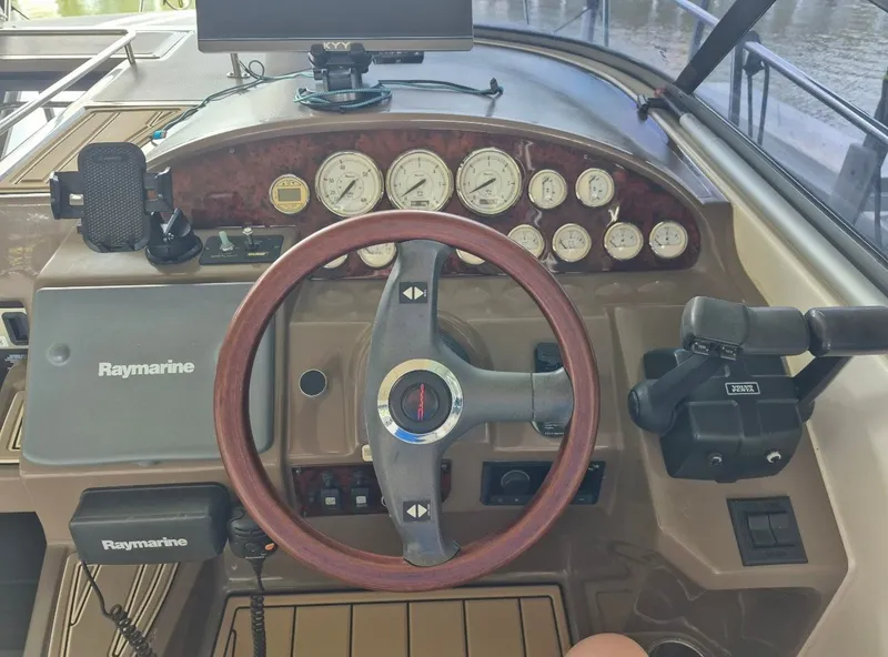 Slide: The Image of Regal 3360 Window Express 2006 - 23