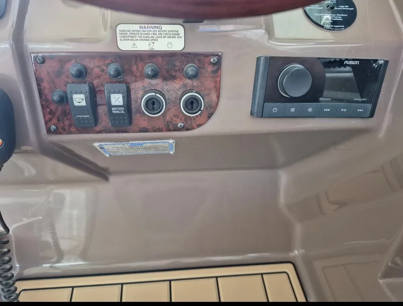 Slide: The Image of Regal 3360 Window Express 2006 - 24