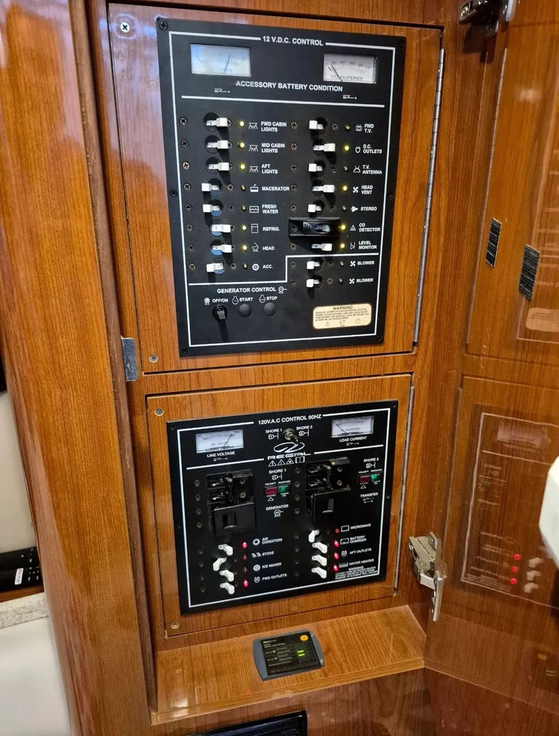 Slide: The Image of Regal 3360 Window Express 2006 - 39