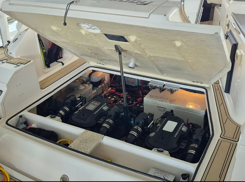 Slide: The Image of Regal 3360 Window Express 2006 - 44