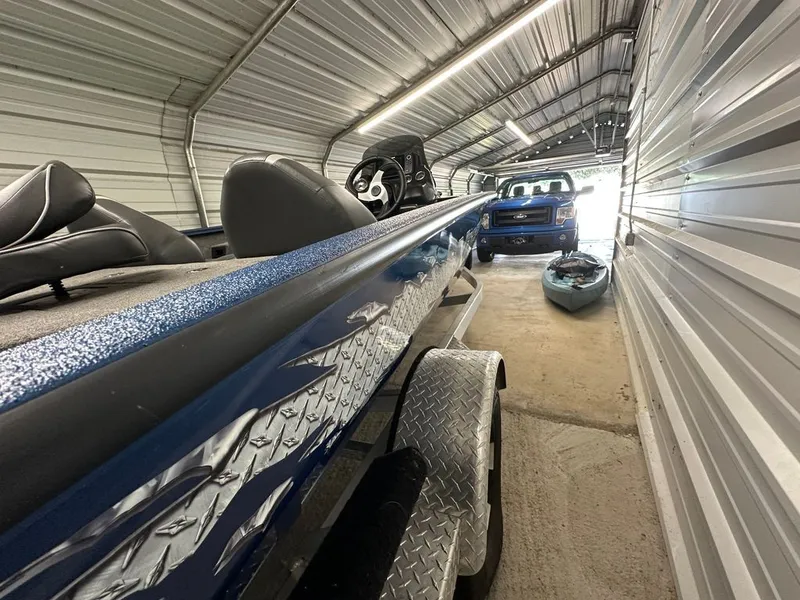 Slide: The Image of Xpress X17 Pro 2018 - 6