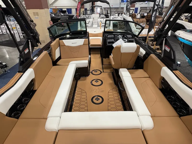 Slide: The Image of MasterCraft NXT22 2026 - 15