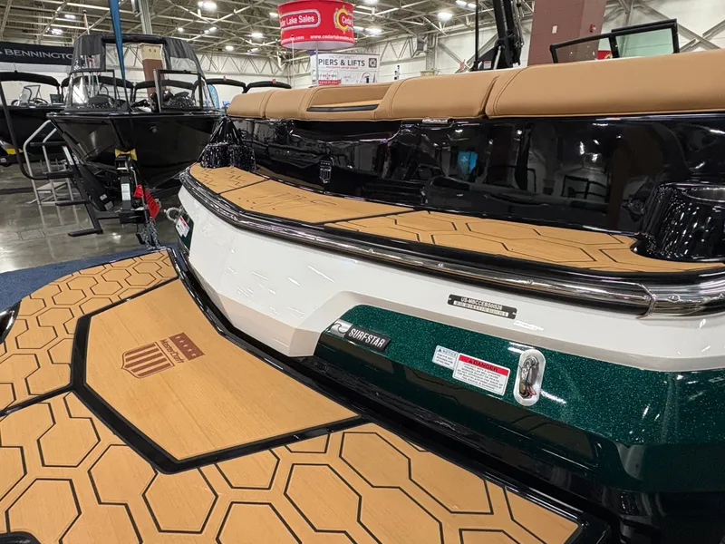 Slide: The Image of MasterCraft NXT22 2026 - 18