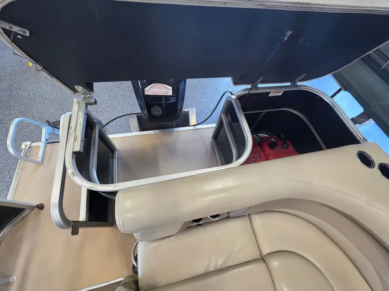 Slide: The Image of Interior view of a 2012 Sylvan Mirage 8522 boat with seating area. - 10