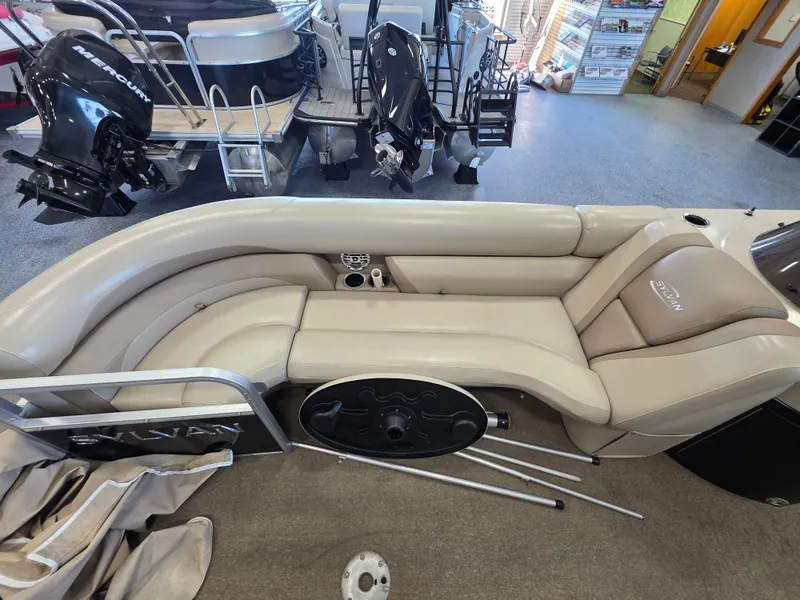 Slide: The Image of Interior of a 2012 Sylvan Mirage 8522 pontoon boat. - 6