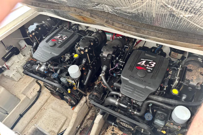Slide: The Image of Twin MerCruiser 4.3 MPI engines in a 2007 Sea Ray 280 Sundancer boat. - 11