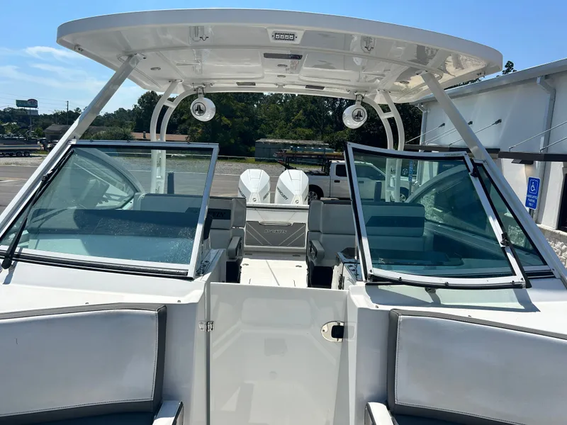 Slide: The Image of Blackfin 272 DC 2019 - 14