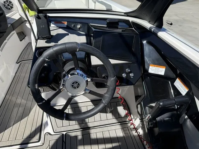 Slide: The Image of Yamaha 222S 2023 - 10