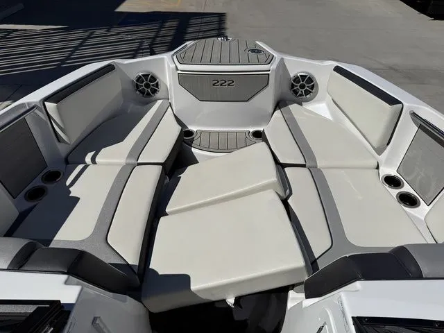 Slide: The Image of Yamaha 222S 2023 - 12