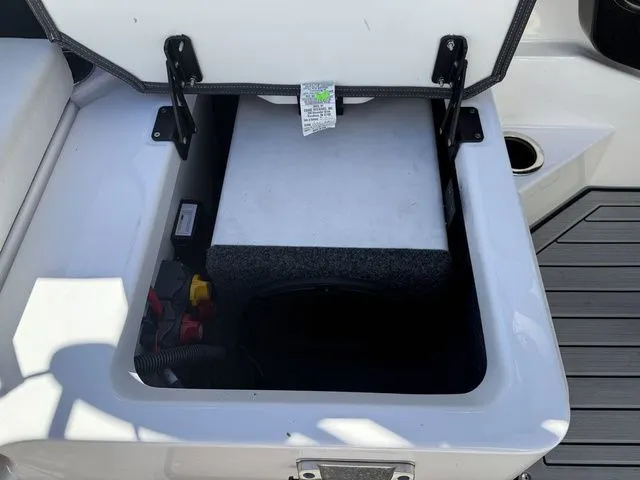 Slide: The Image of Yamaha 222S 2023 - 15