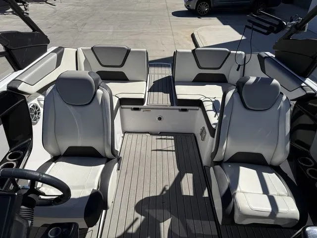 Slide: The Image of Yamaha 222S 2023 - 8