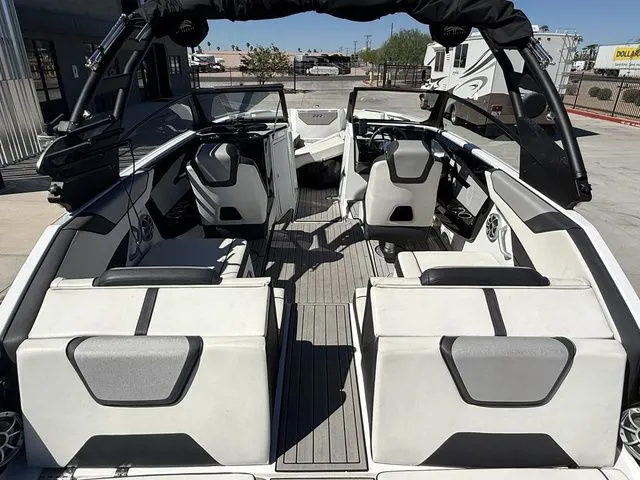 Slide: The Image of Yamaha 222S 2023 - 9