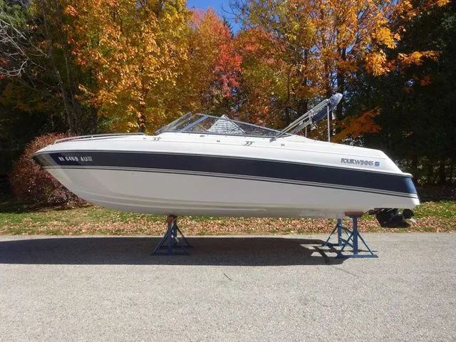 The Image of Four Winns 240 Horizon 1995 - 1