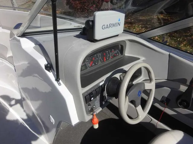 Slide: The Image of Four Winns 240 Horizon 1995 - 12