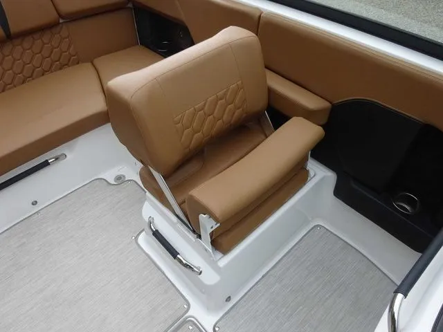 Slide: The Image of Four Winns H2 2023 - 12