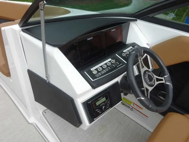 Slide: The Image of Four Winns H2 2023 - 16