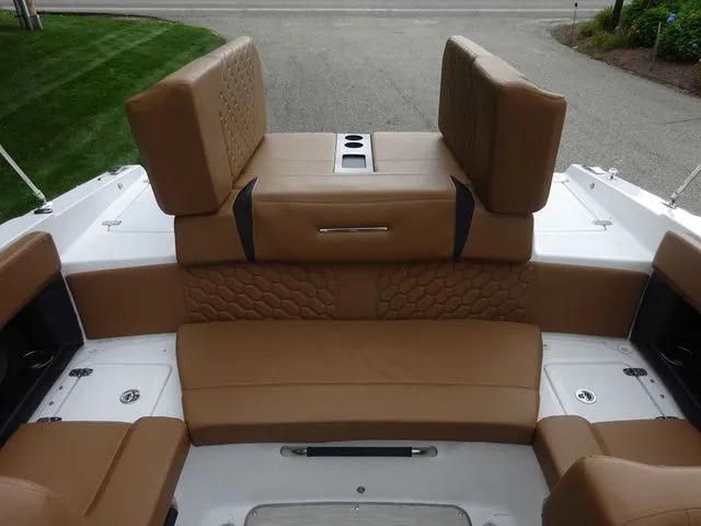 Slide: The Image of Four Winns H2 2023 - 21