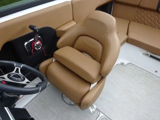 Slide: The Image of Four Winns H2 2023 - 9