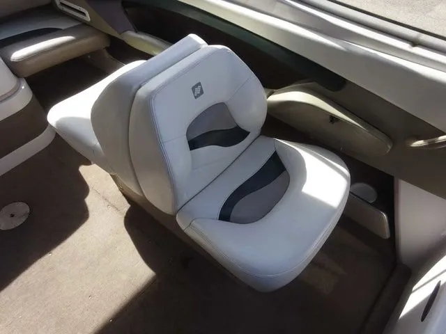 Slide: The Image of Four Winns 205 Sundowner 1998 - 10