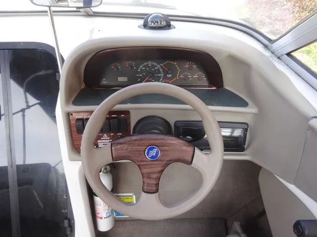 Slide: The Image of Four Winns 205 Sundowner 1998 - 11