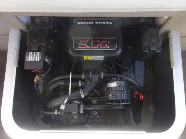 Slide: The Image of Four Winns 205 Sundowner 1998 - 15