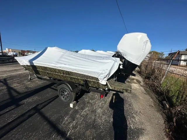 The Image of Lowe Roughneck Center Console RX1760 Pathfinder 2026 - 1