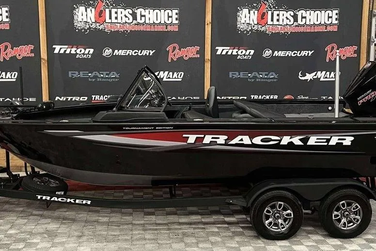 The Image of 2026 Tracker Targa V-19 Combo boat displayed at Anglers Choice event. - 1