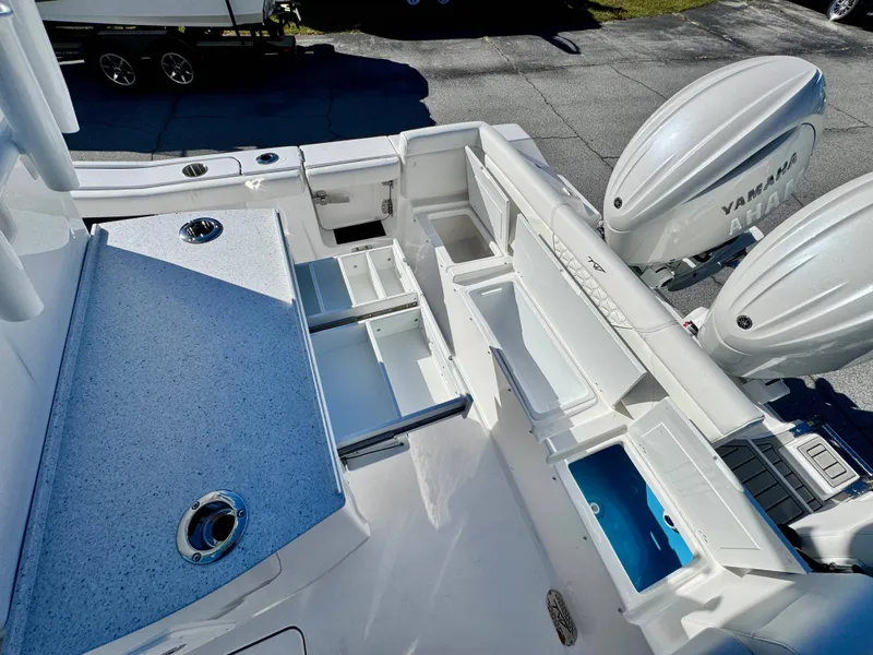 Slide: The Image of Tidewater 272 LXF 2026 - 15