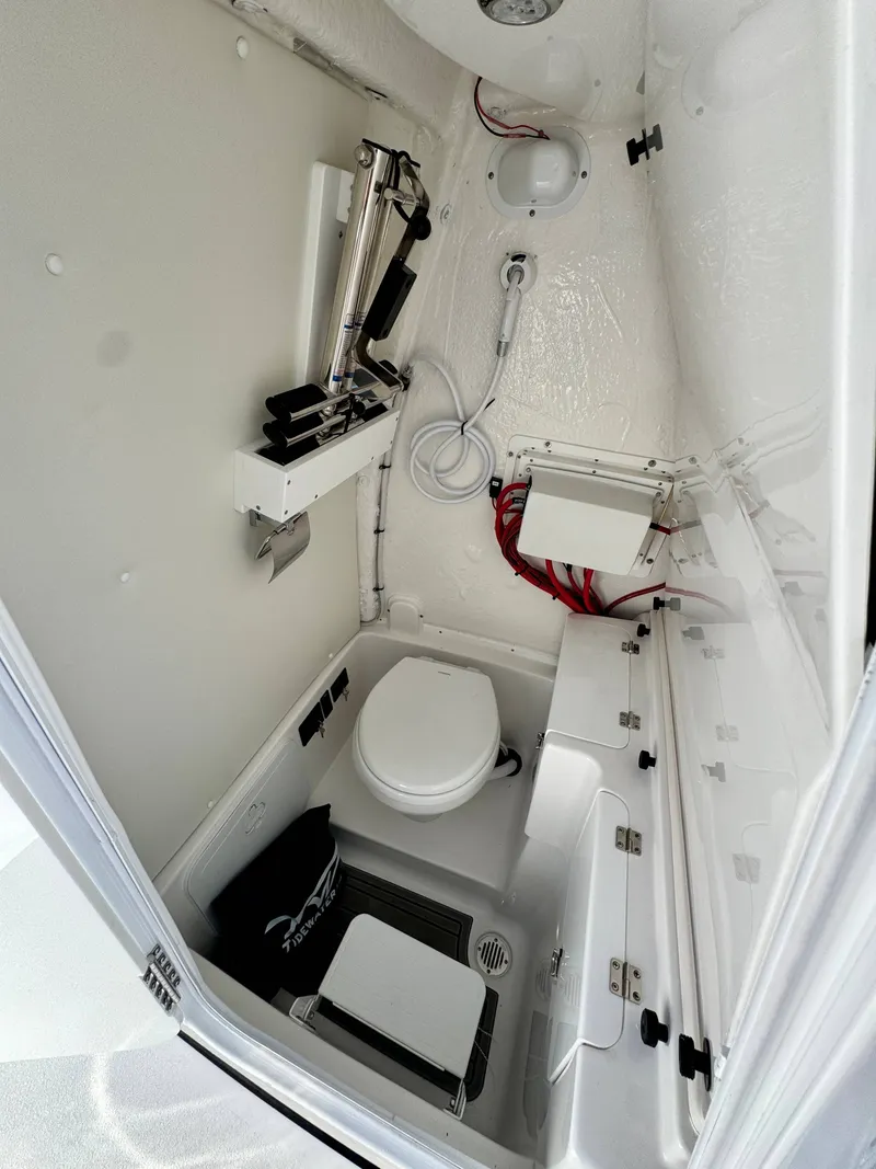 Slide: The Image of Tidewater 272 LXF 2026 - 20