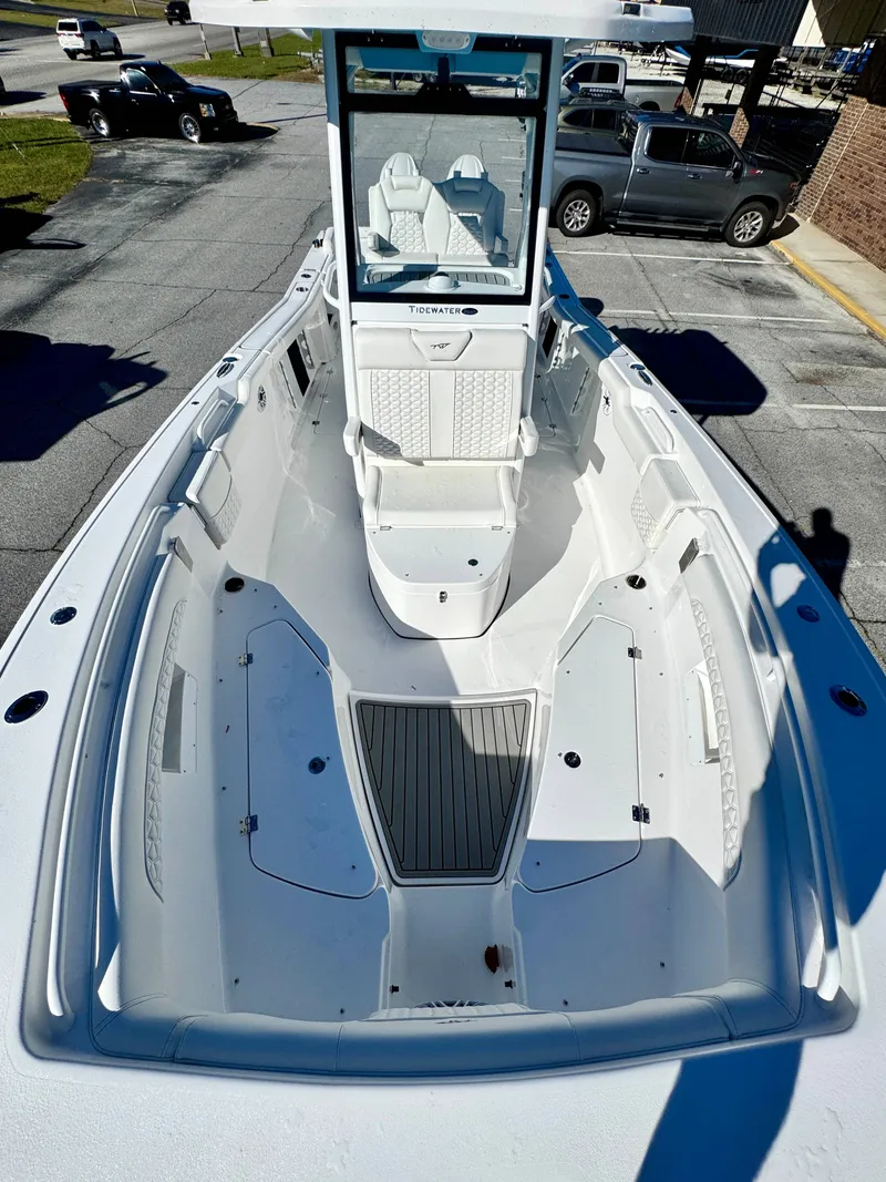 Slide: The Image of Tidewater 272 LXF 2026 - 6